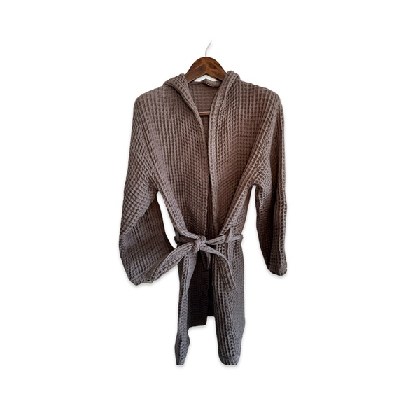 Other - Waffle Hooded Robe Gray Taupe Size L - Gently Used, Cozy! 🛁